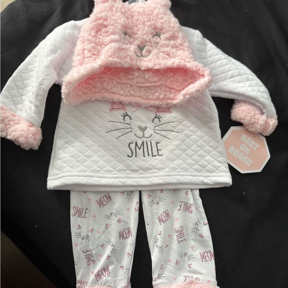 Other - Adorable Pink and White Kids